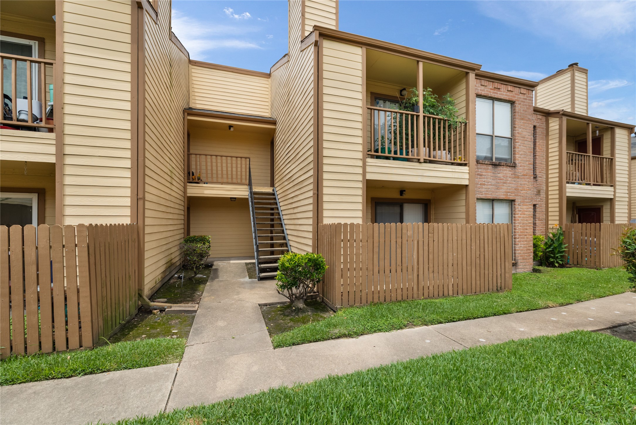 16111 Aspenglenn Drive 803, Houston, TX, 77084 | 77575478 | Realty Texas LLC