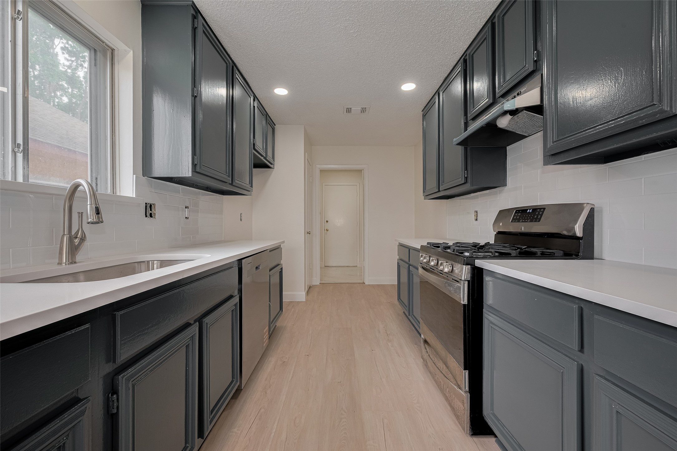 15934 Barbarossa Drive , Houston, TX, 77083 | 64970000 | Realty Texas LLC
