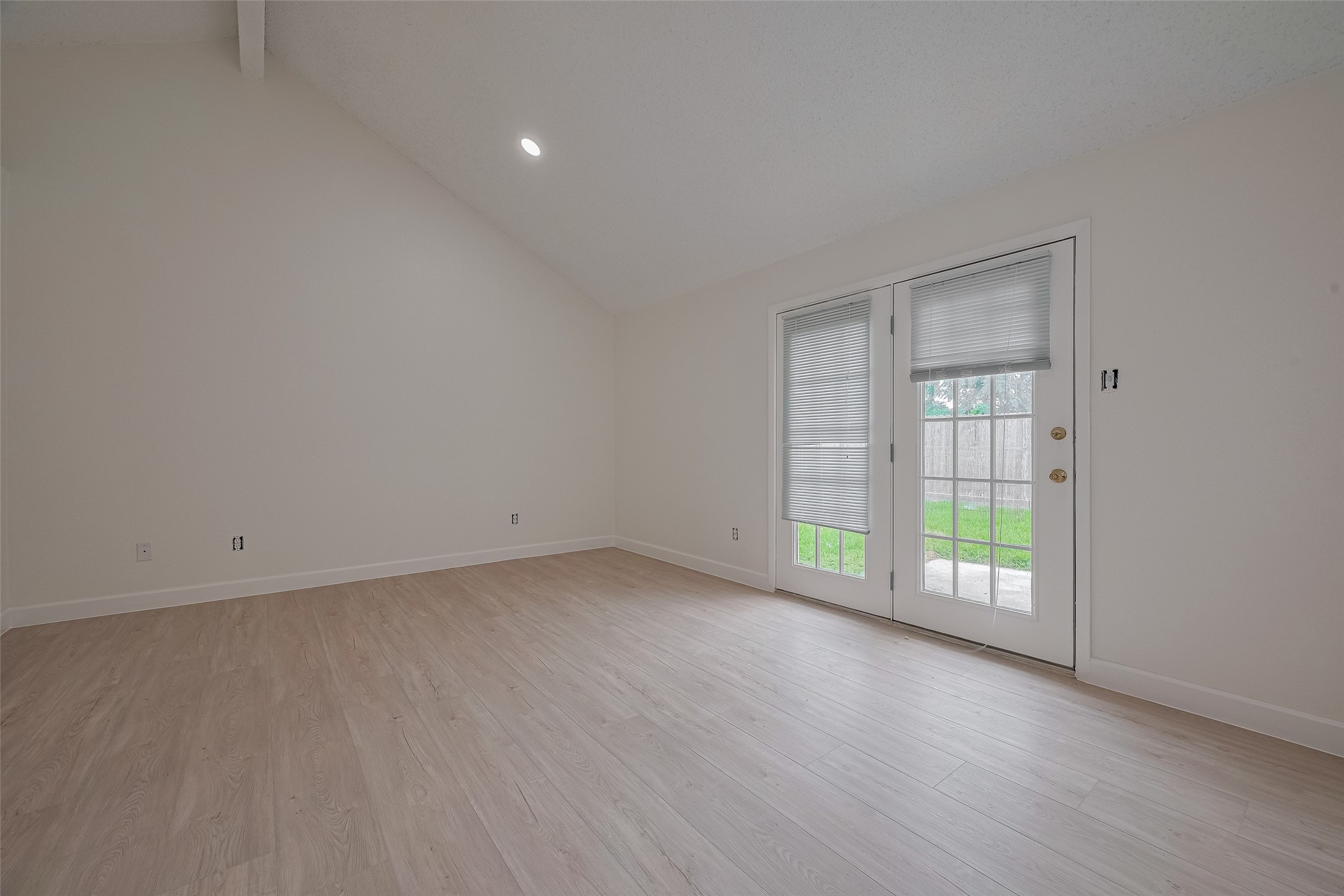 15934 Barbarossa Drive , Houston, TX, 77083 | 64970000 | Realty Texas LLC