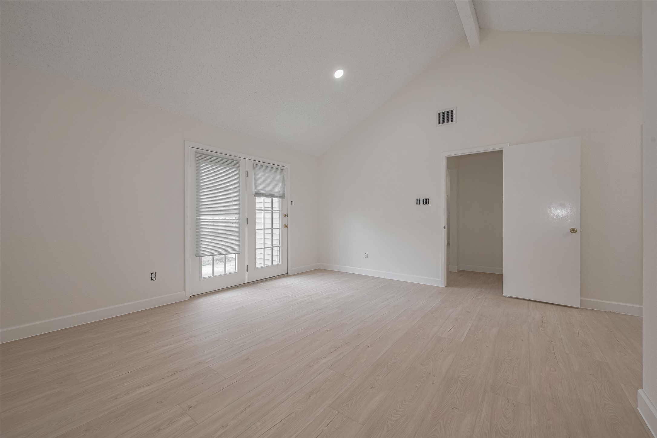 15934 Barbarossa Drive , Houston, TX, 77083 | 64970000 | Realty Texas LLC