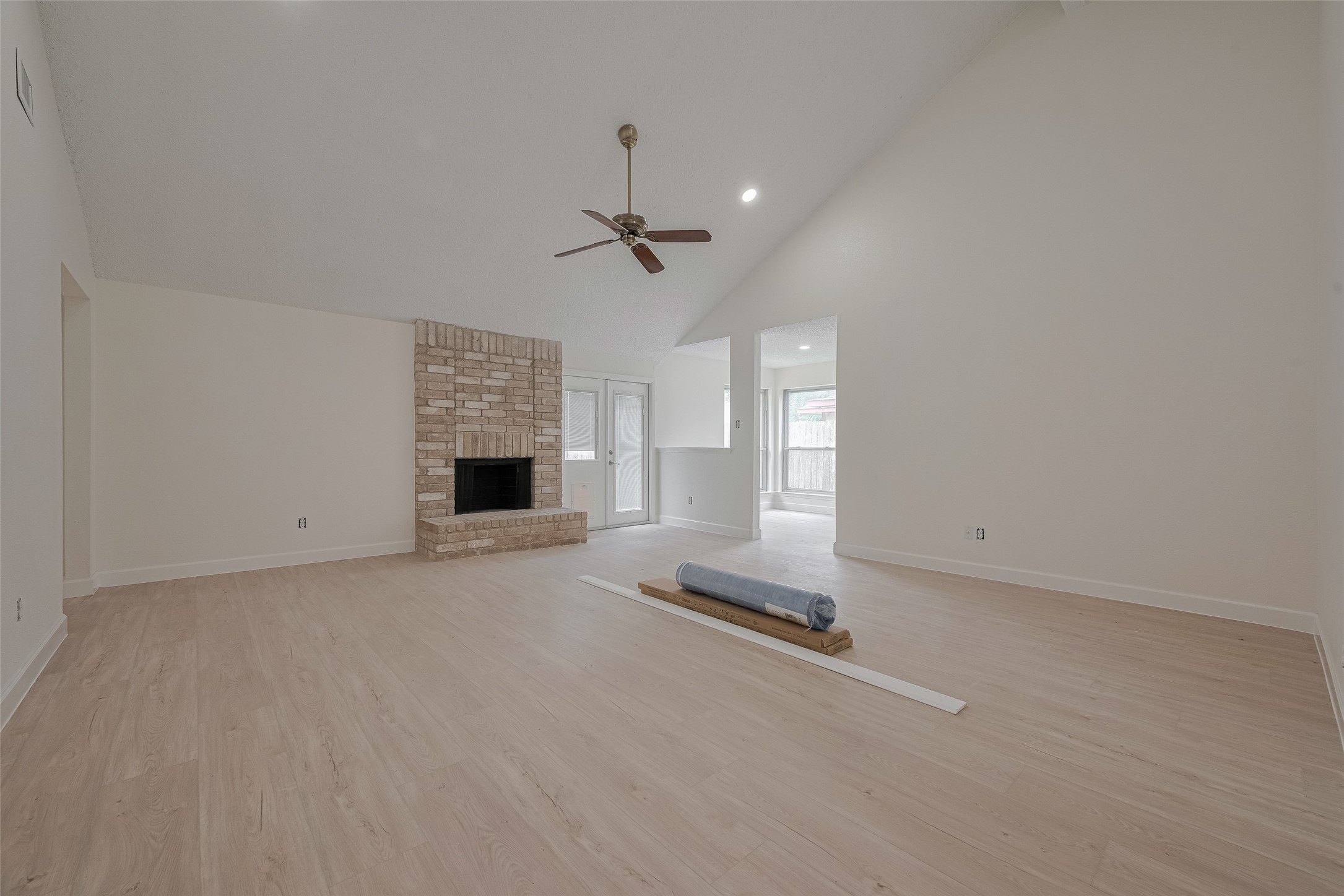 15934 Barbarossa Drive , Houston, TX, 77083 | 64970000 | Realty Texas LLC