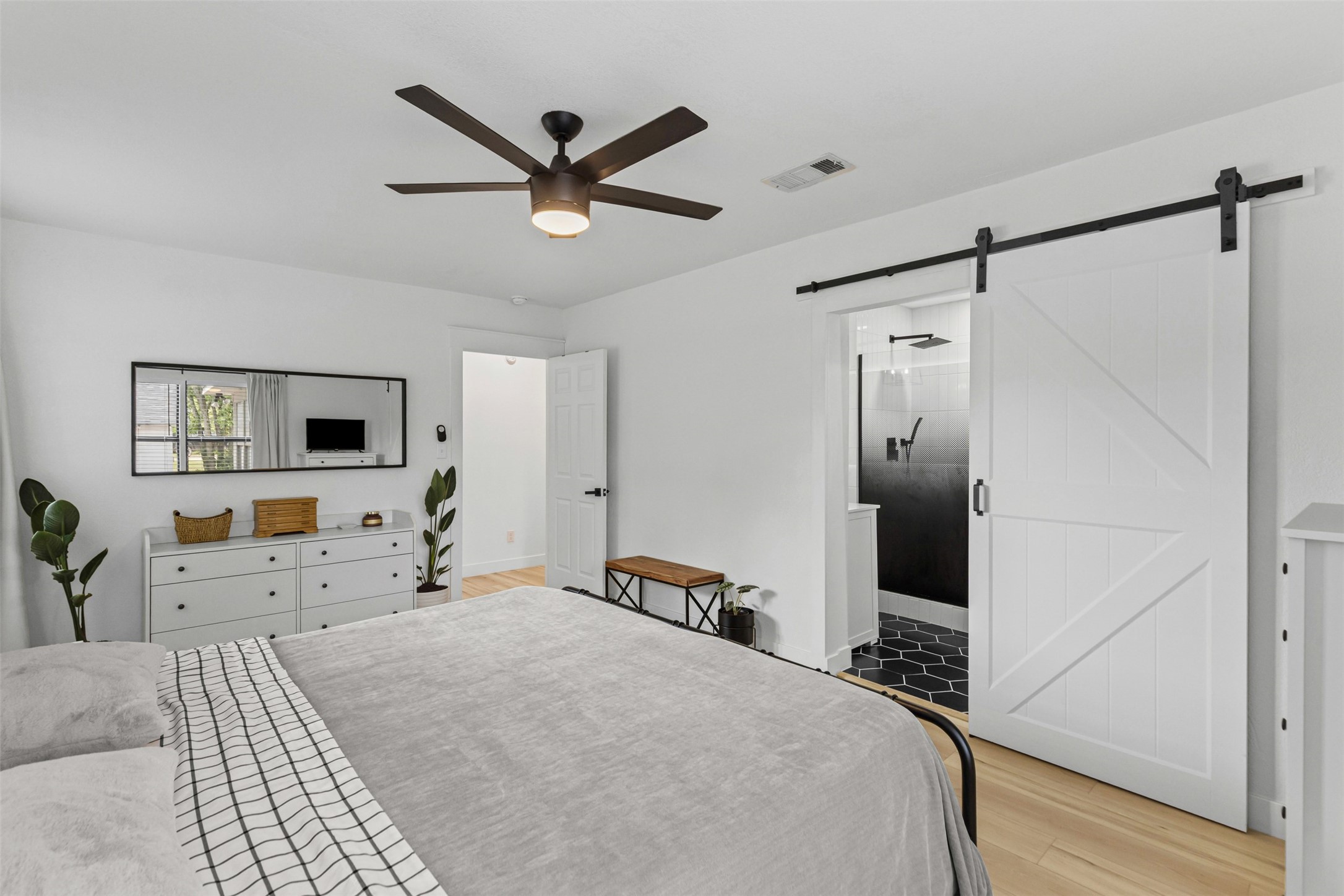 207 W River, Meridian, TX, 76665 | 20955411 | Realty Texas LLC