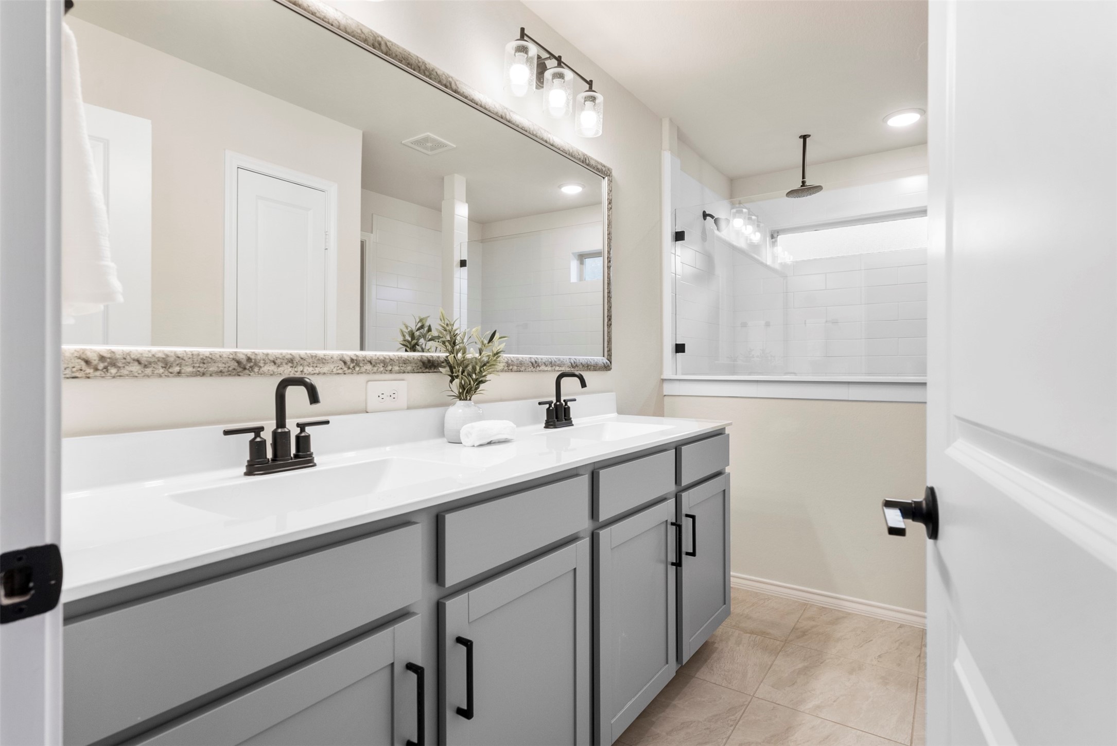 4025 Starbright Street , Houston, TX, 77018 | 18425560 | Realty Texas LLC