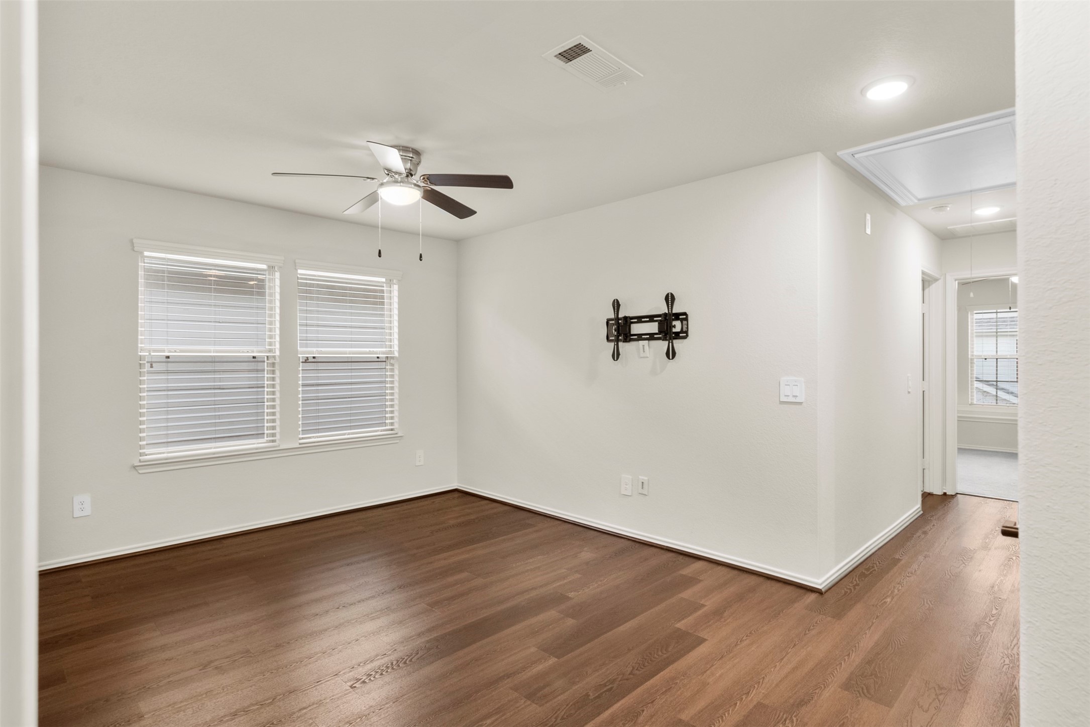 4025 Starbright Street , Houston, TX, 77018 | 18425560 | Realty Texas LLC