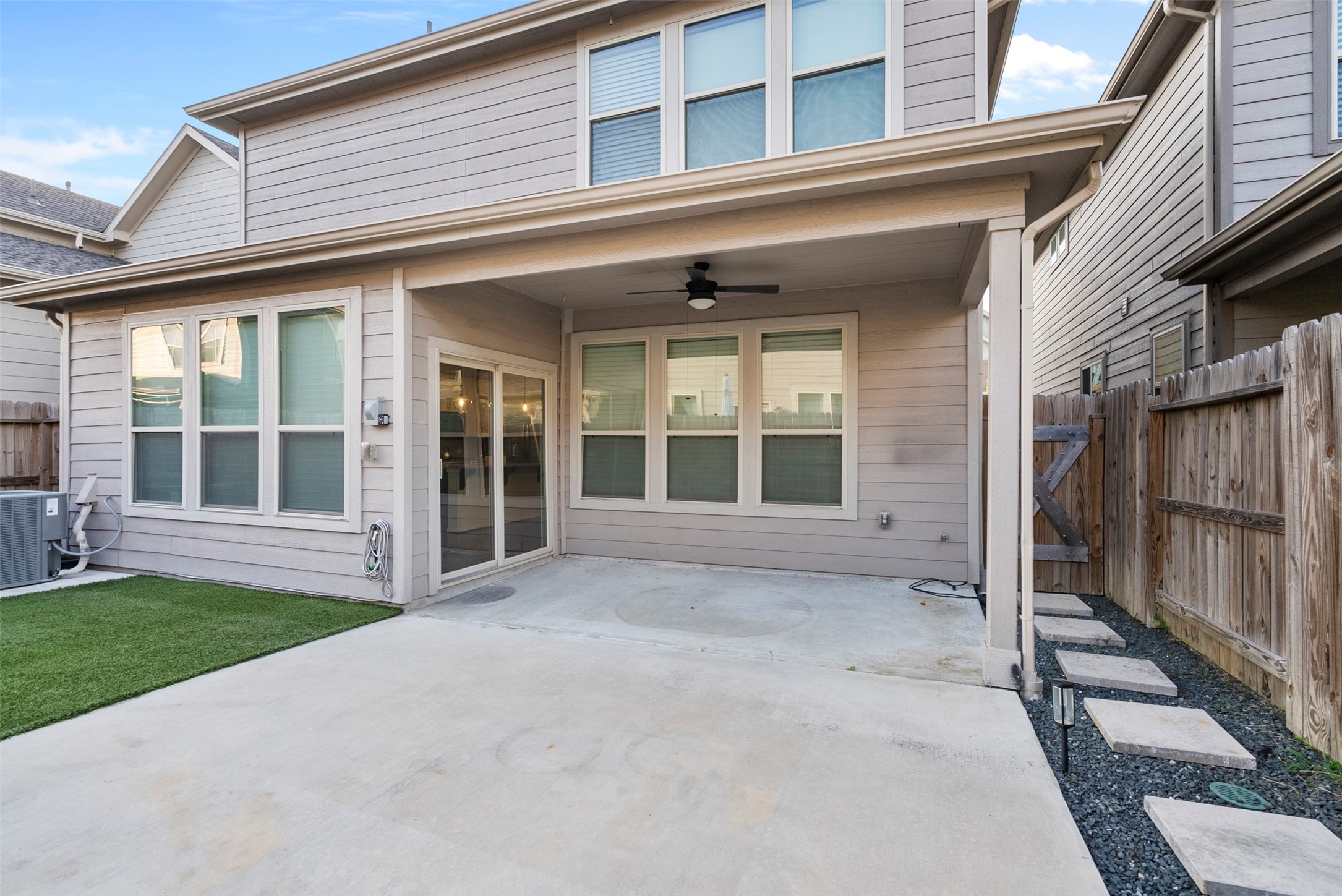 4025 Starbright Street , Houston, TX, 77018 | 18425560 | Realty Texas LLC