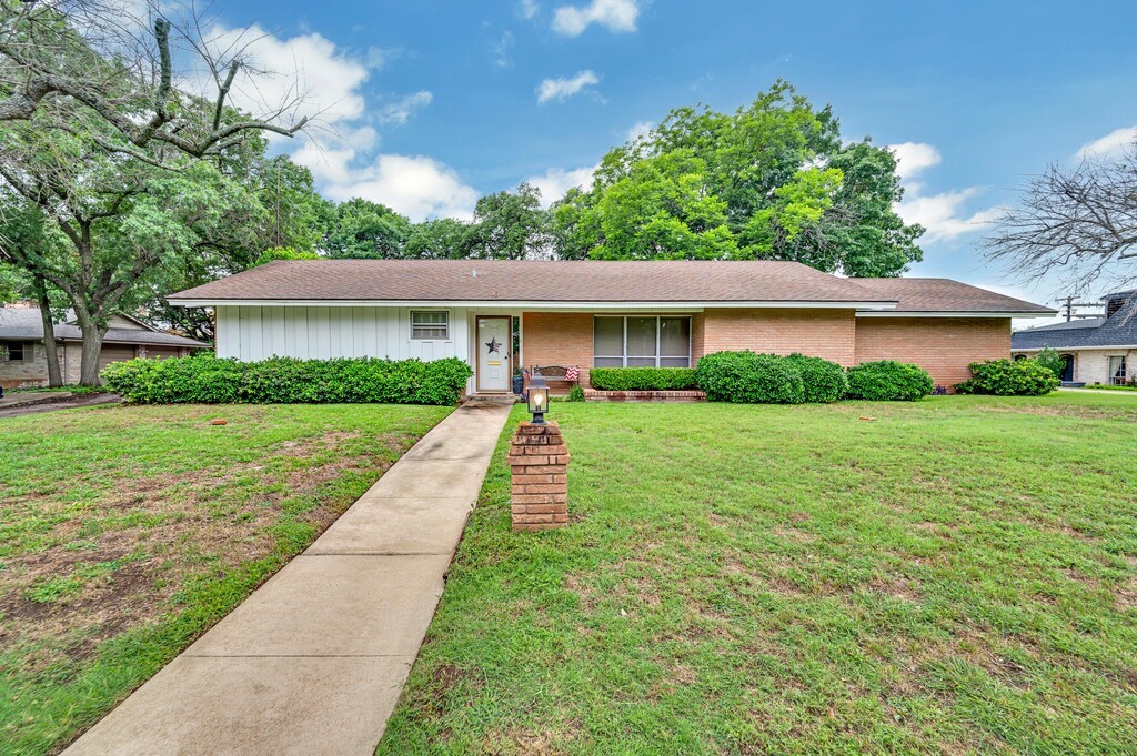 2832 Wooded Acres Drive, Waco, TX, 76710 | 20955340 | Realty Texas LLC