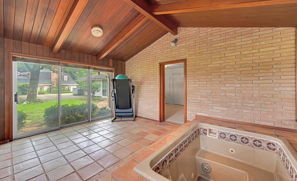 2832 Wooded Acres Drive, Waco, TX, 76710 | 20955340 | Realty Texas LLC