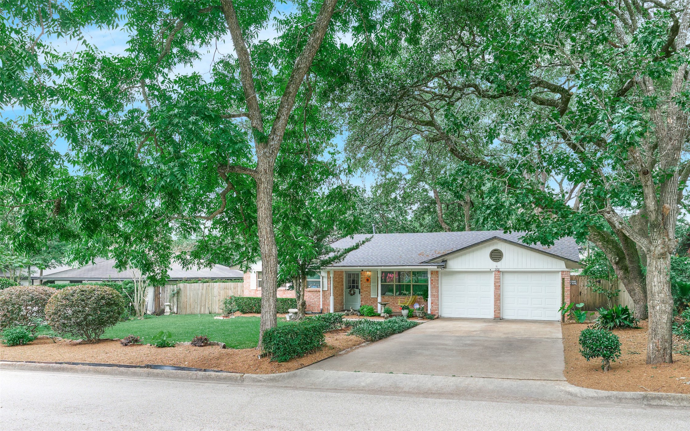 1103 Hillcrest Drive, Conroe, TX, 77301 | 76376417 | Realty Texas LLC