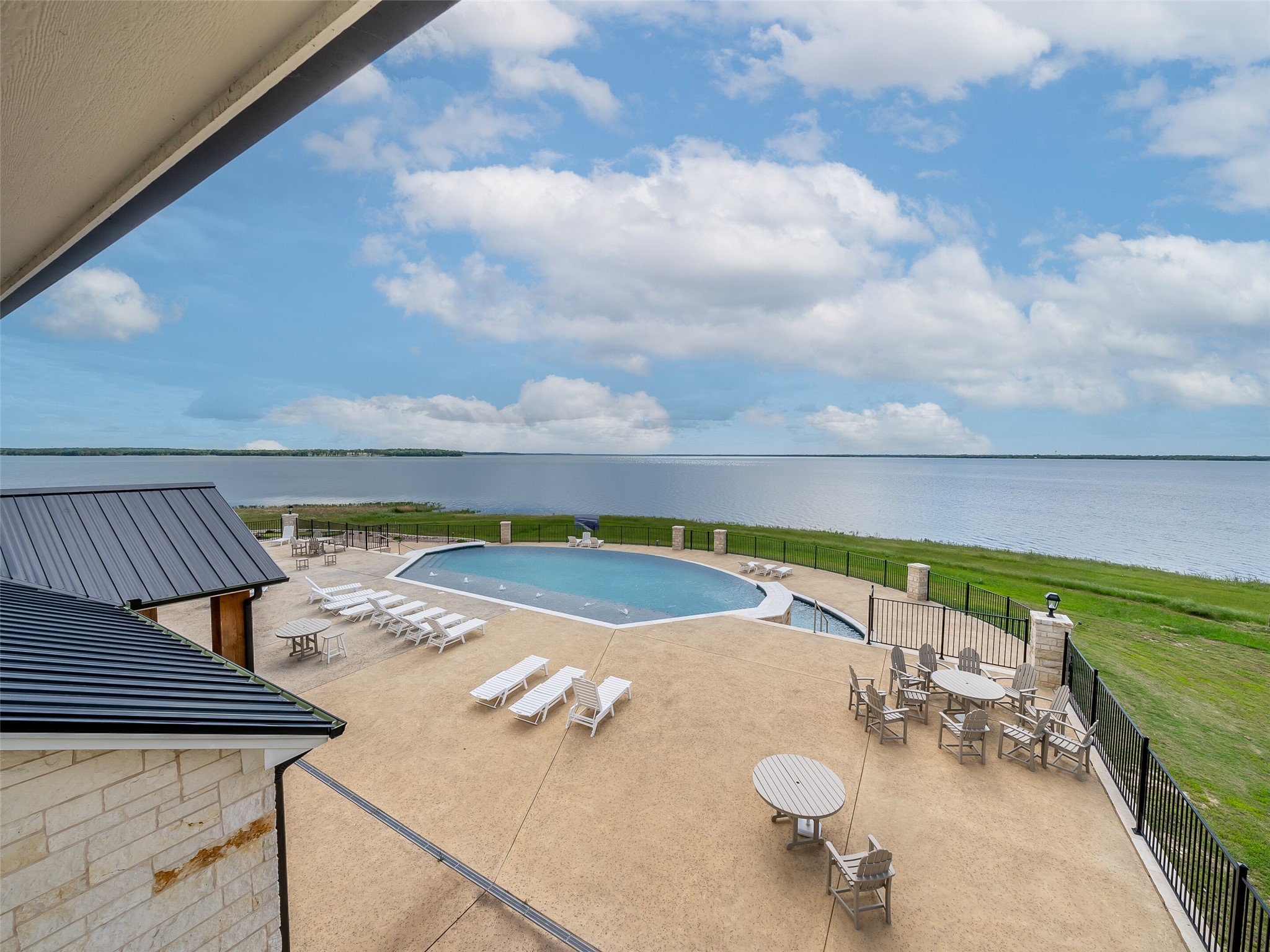 310 Lakewood Lane, Honey Grove, TX, 75446 | 20961045 | Realty Texas LLC