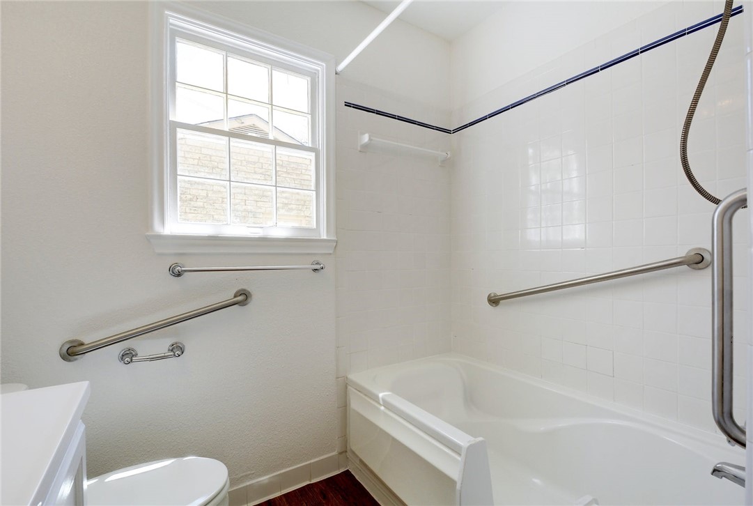 1602 Mohle Drive A , Austin, TX, 78703 | 7092189 | Realty Texas LLC