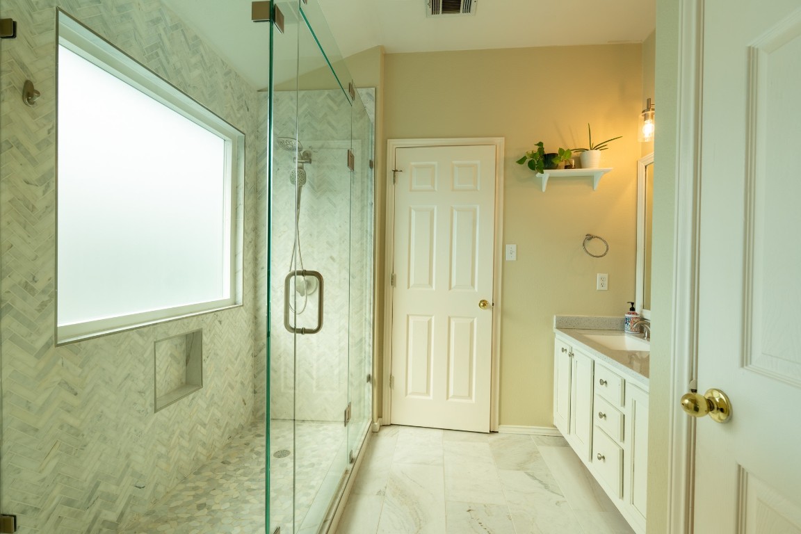 1818 W Pflugerville Parkway , Round Rock, TX, 78664 | 1736994 | Realty Texas LLC