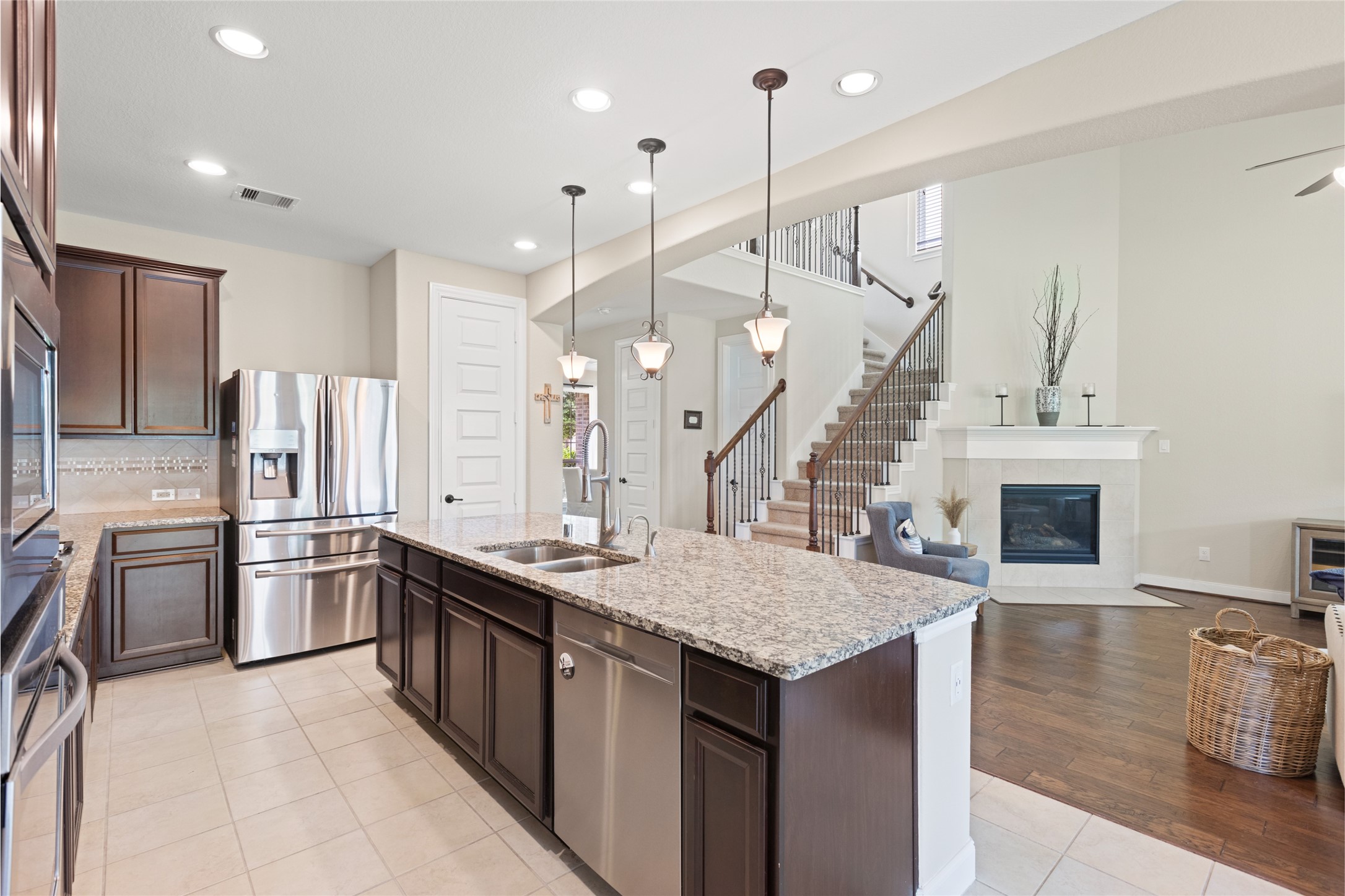 1905 Creekside Park Drive , Pearland, TX, 77089 | 73414102 | Realty Texas LLC