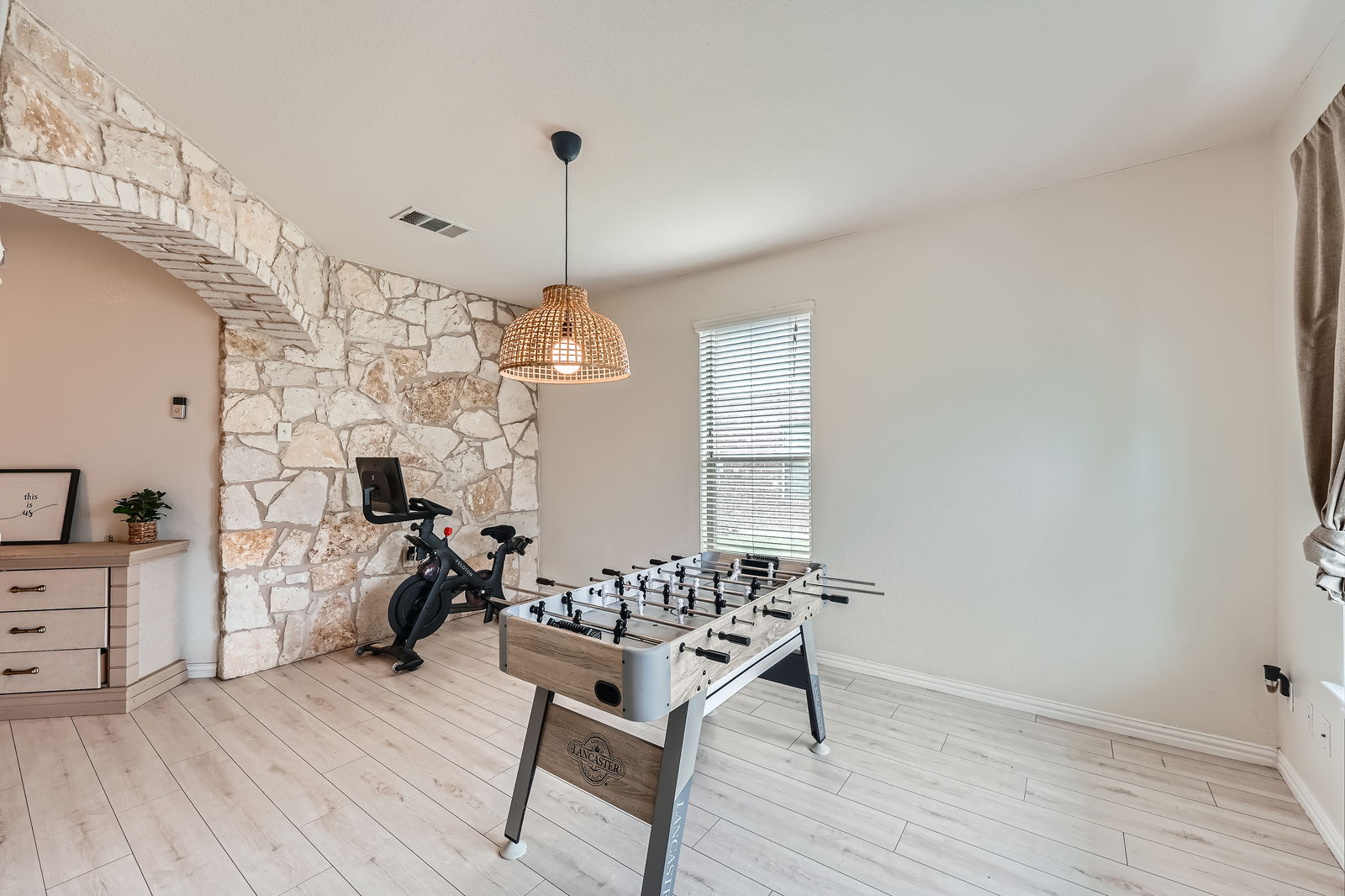 2004 S Ash CV W, Hutto, TX, 78634 | 1306242 | Realty Texas LLC
