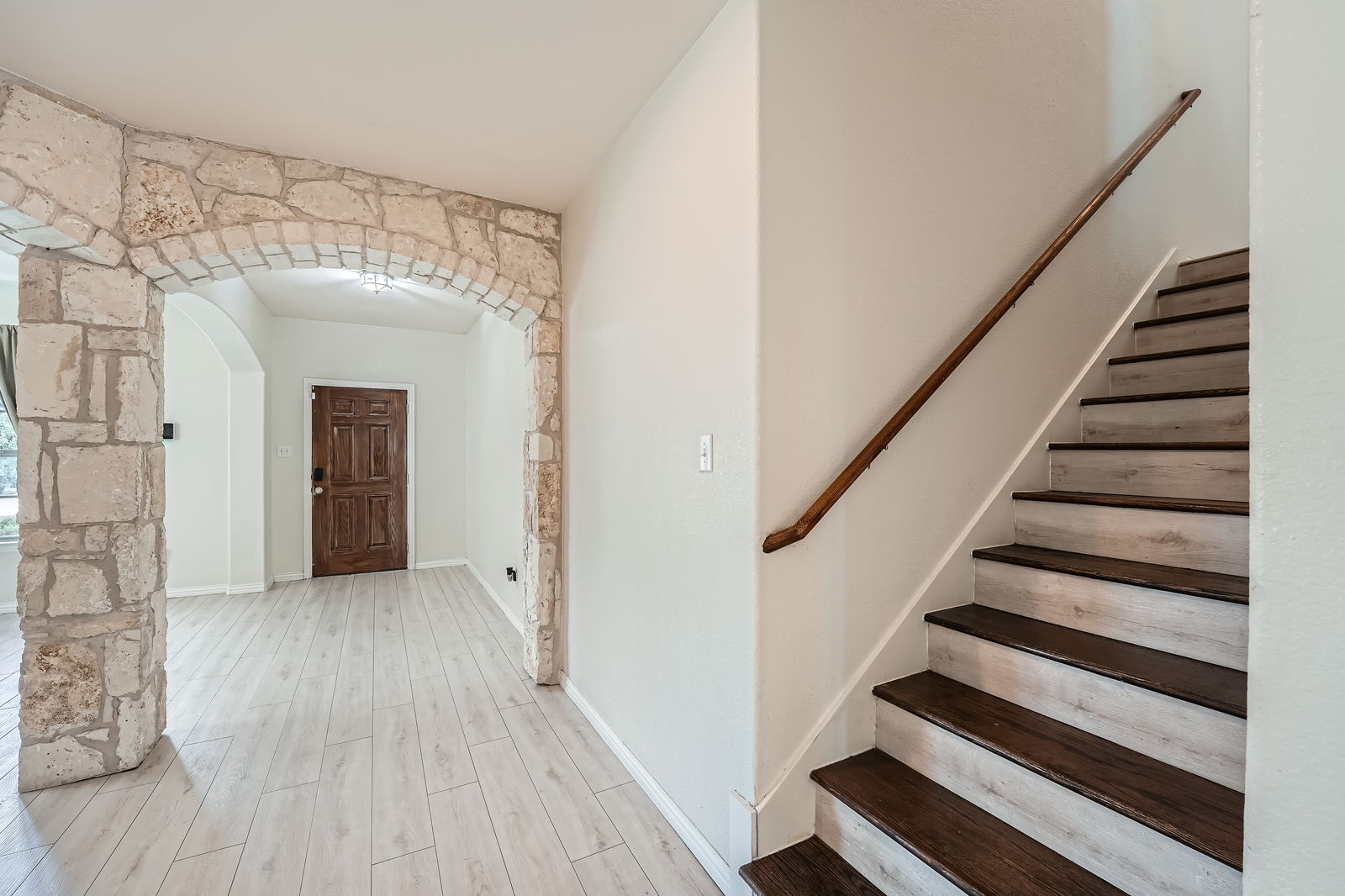 2004 S Ash CV W, Hutto, TX, 78634 | 1306242 | Realty Texas LLC
