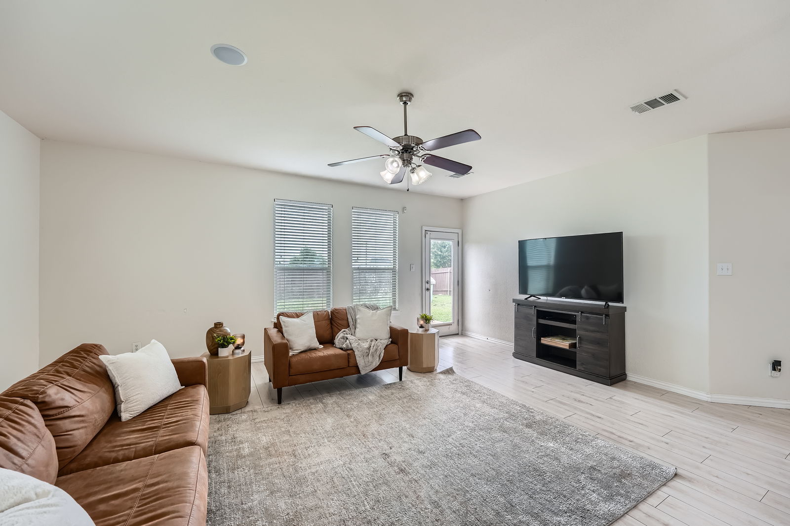 2004 S Ash CV W, Hutto, TX, 78634 | 1306242 | Realty Texas LLC