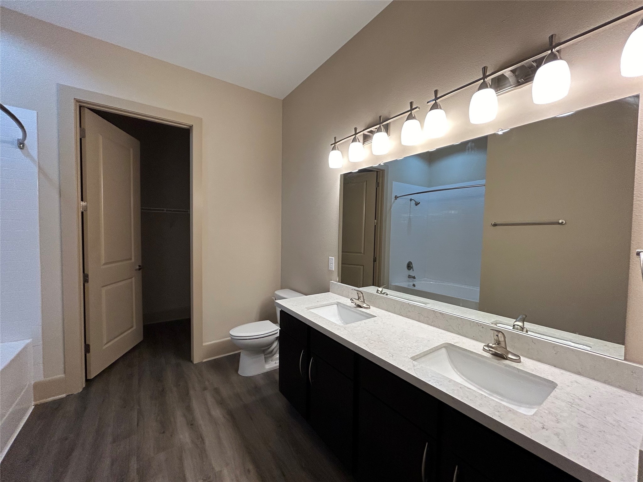 230 T C Jester Boulevard 452 , Houston, TX, 77007 | 34444681 | Realty Texas LLC