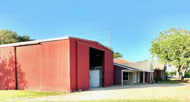 8695 N State Highway 71, El Campo, TX, 77437 | 61885674 | Realty Texas LLC