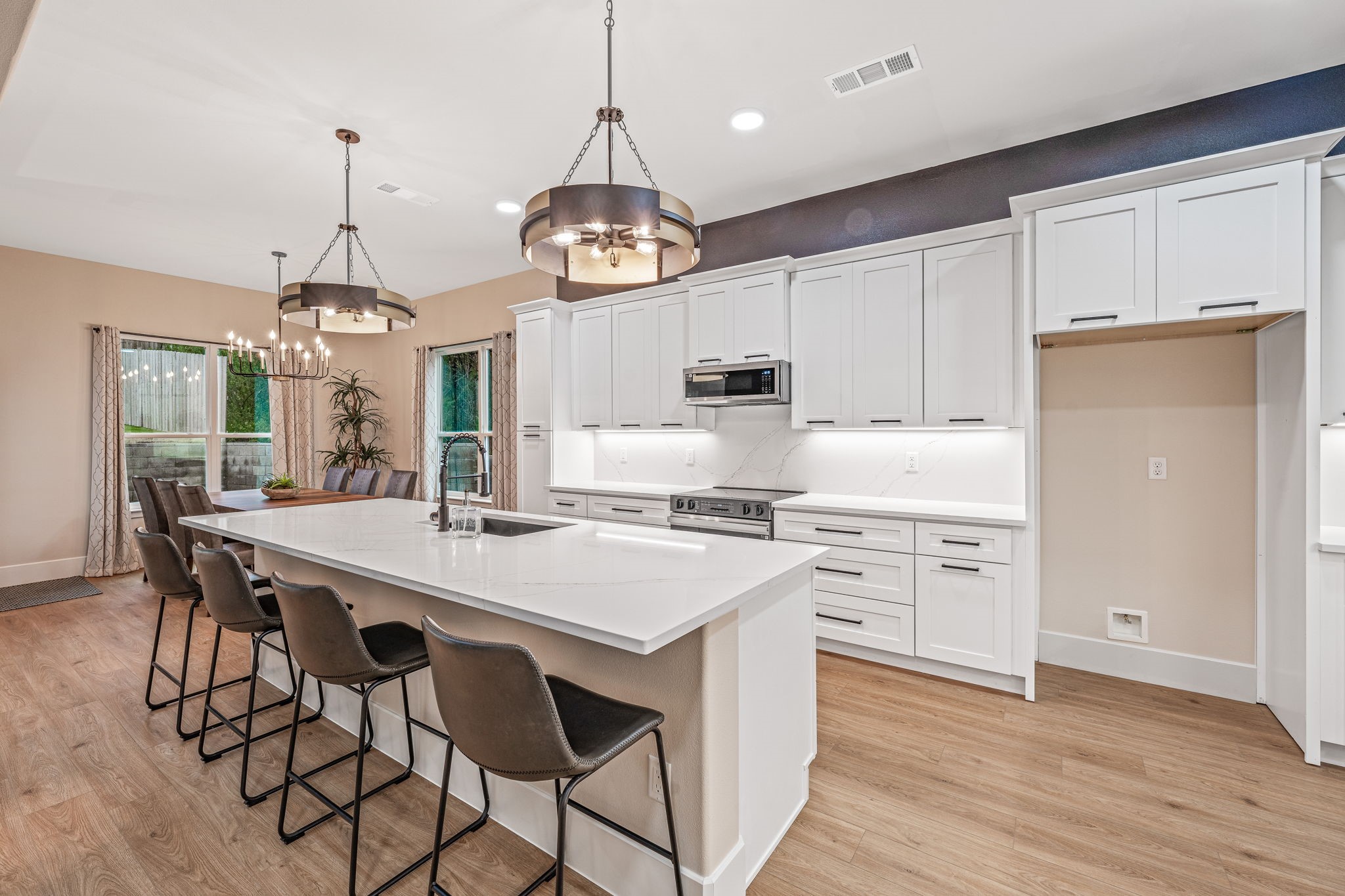 2704 Creek Drive, Granbury, TX, 76048 | 20956178 | Realty Texas LLC