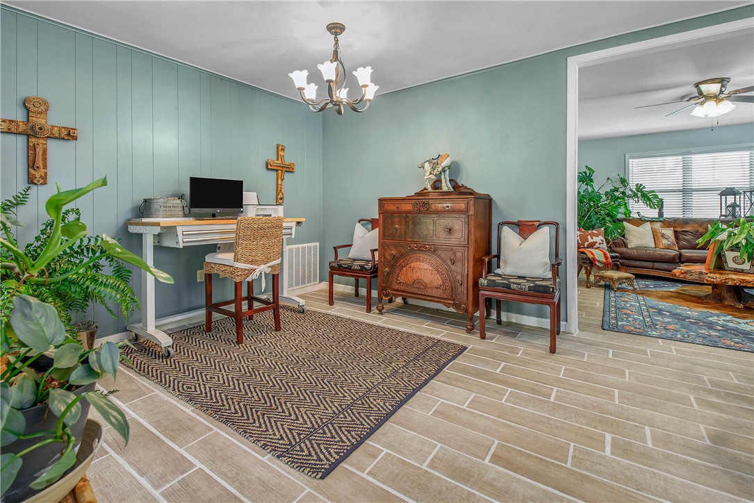 905 Jane Lane , Bryan, TX, 77802 | 25006527 | Realty Texas LLC