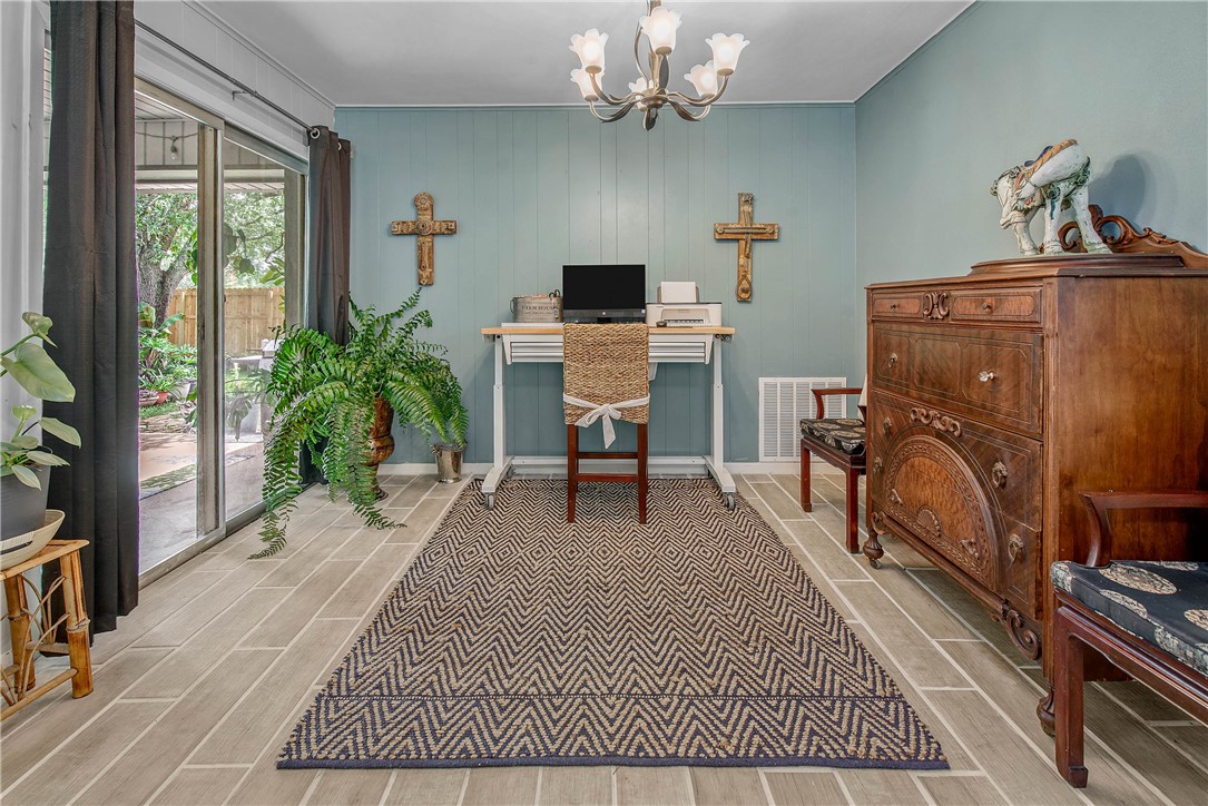 905 Jane Lane , Bryan, TX, 77802 | 25006527 | Realty Texas LLC