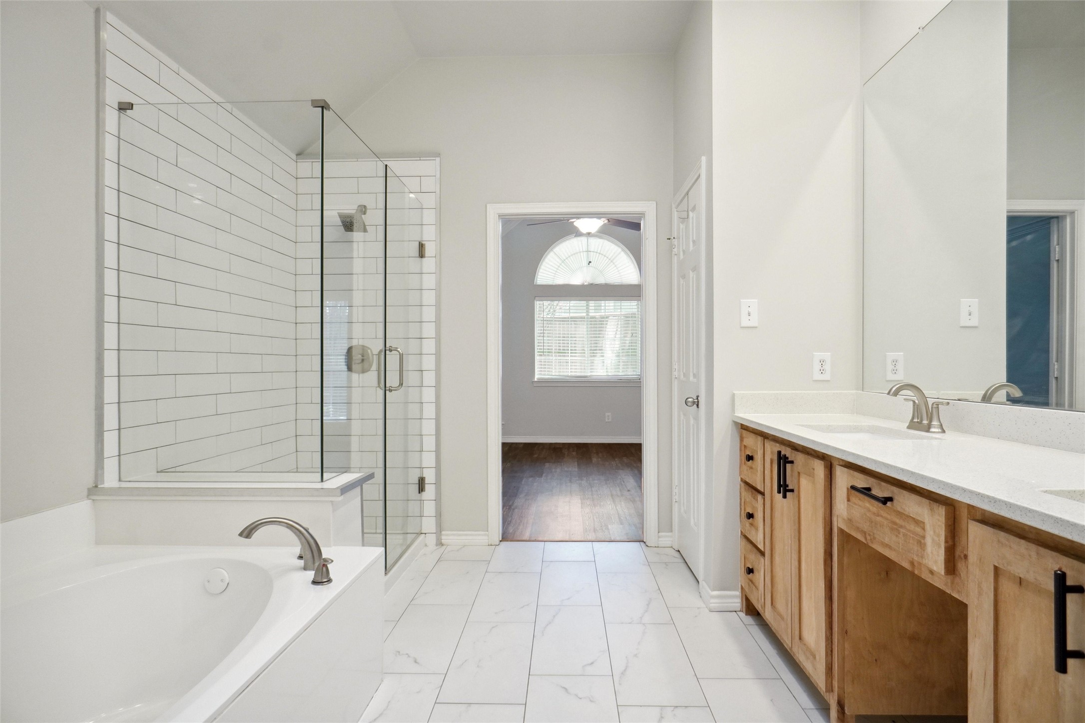 206 Arbor Park Drive , Euless, TX, 76039 | 20962758 | Realty Texas LLC