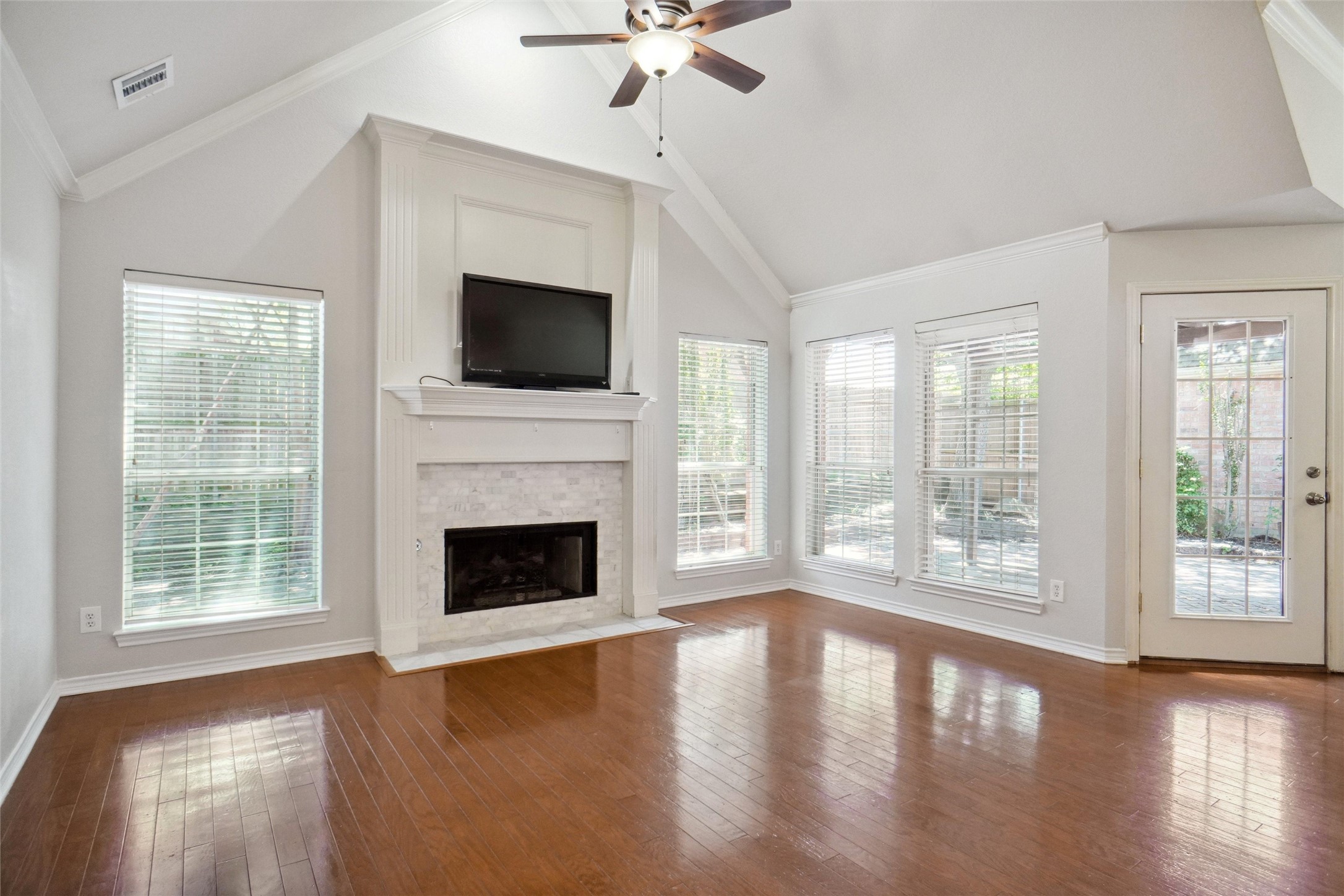 206 Arbor Park Drive , Euless, TX, 76039 | 20962758 | Realty Texas LLC
