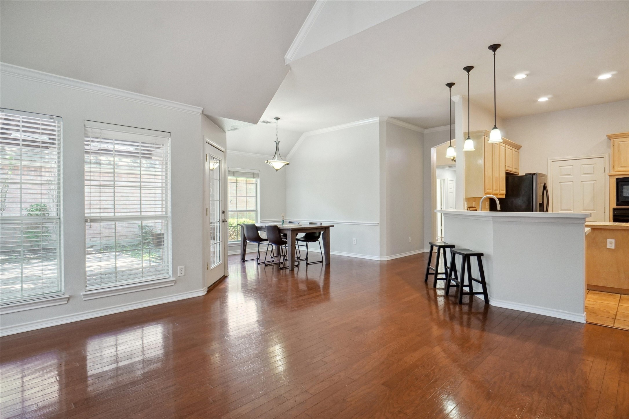 206 Arbor Park Drive , Euless, TX, 76039 | 20962758 | Realty Texas LLC