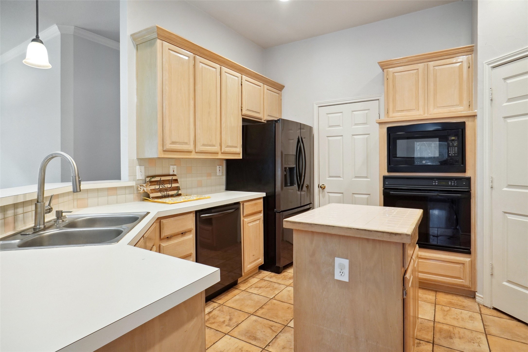 206 Arbor Park Drive , Euless, TX, 76039 | 20962758 | Realty Texas LLC