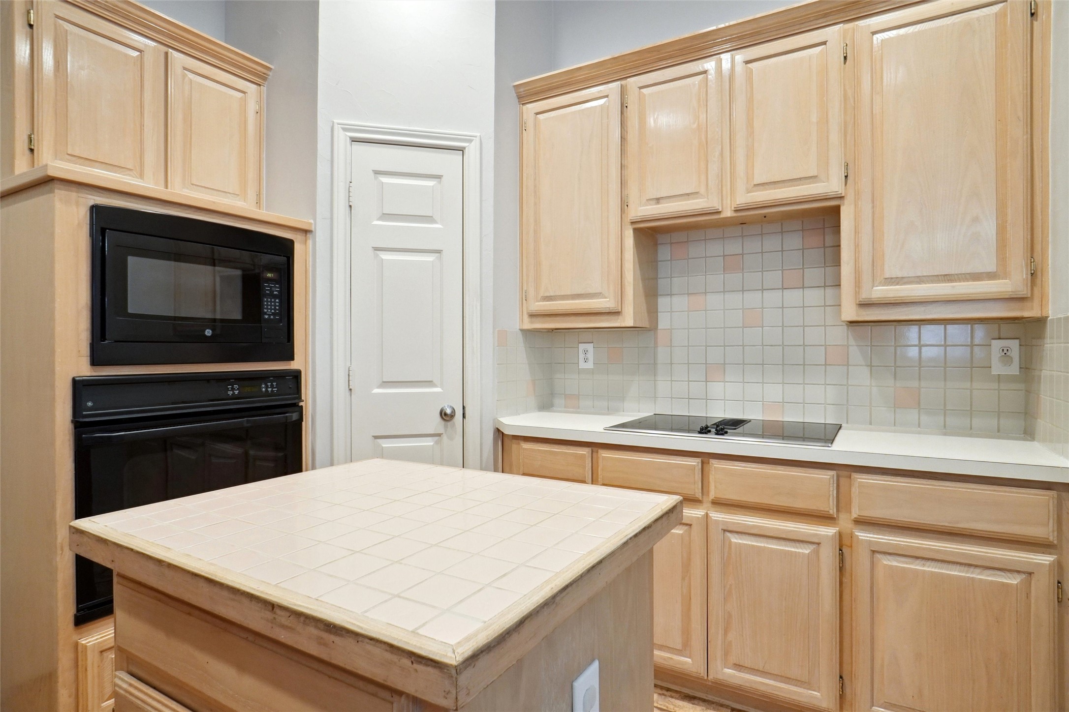 206 Arbor Park Drive , Euless, TX, 76039 | 20962758 | Realty Texas LLC