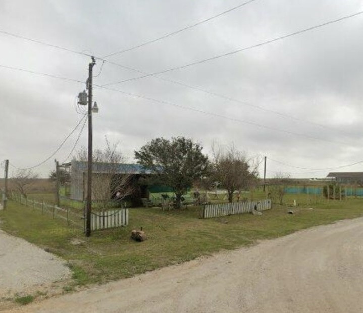 127 Oarfish Drive, Palacios, TX, 77465 | 62128602 | Realty Texas LLC
