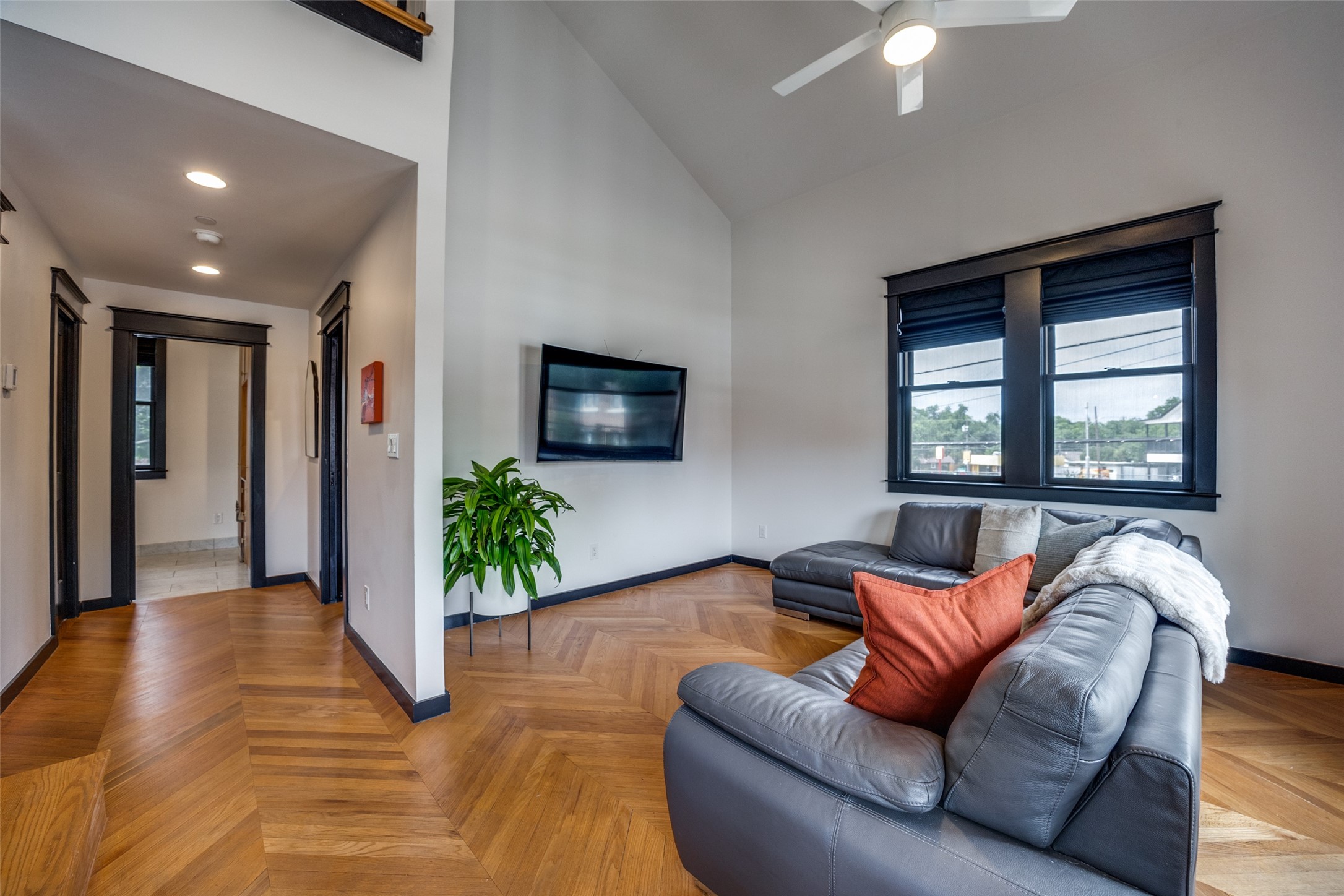 1038 Kings Highway 4 , Dallas, TX, 75208 | 20962654 | Realty Texas LLC