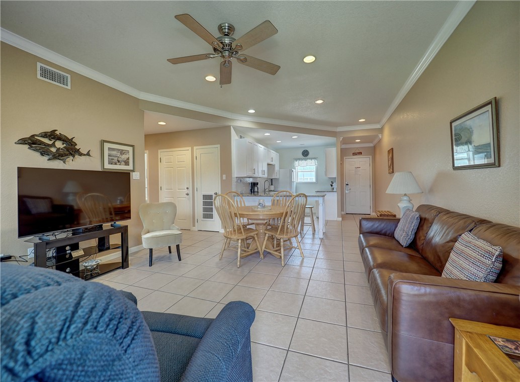 700 Island Retreat 37, Port Aransas, TX, 78373 | 459897 | Realty Texas LLC
