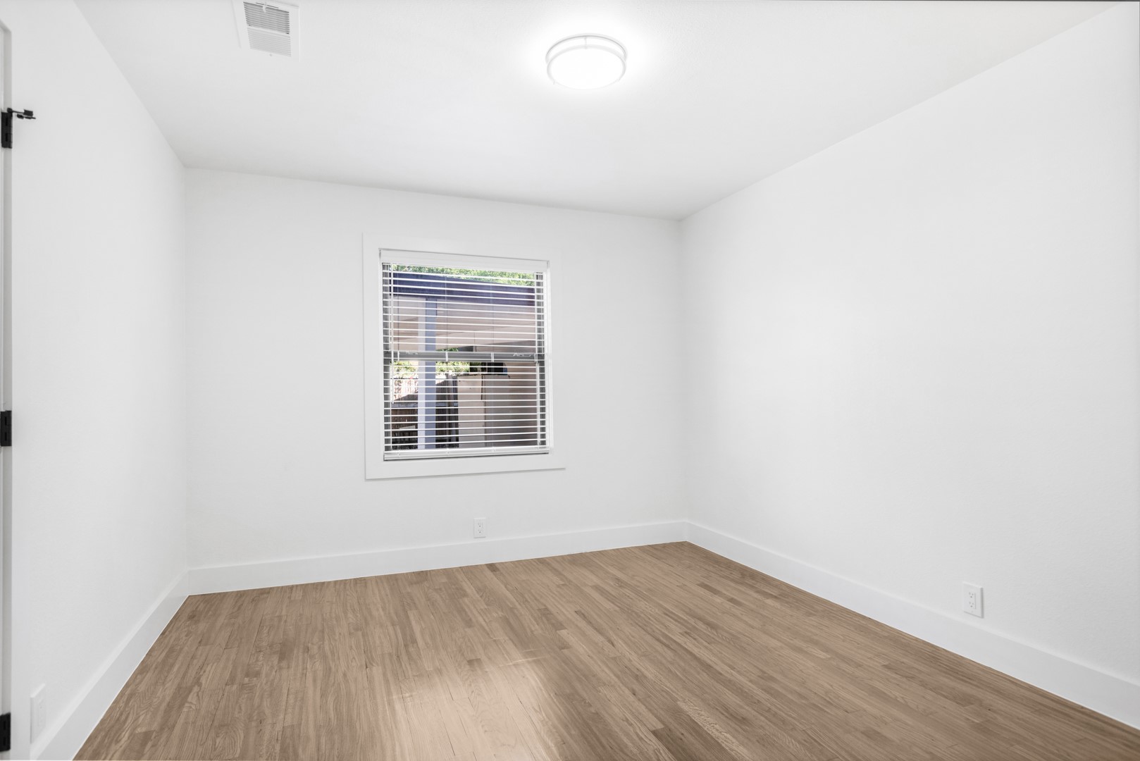 1122 Edwards Court S , Irving, TX, 75062 | 20963656 | Realty Texas LLC