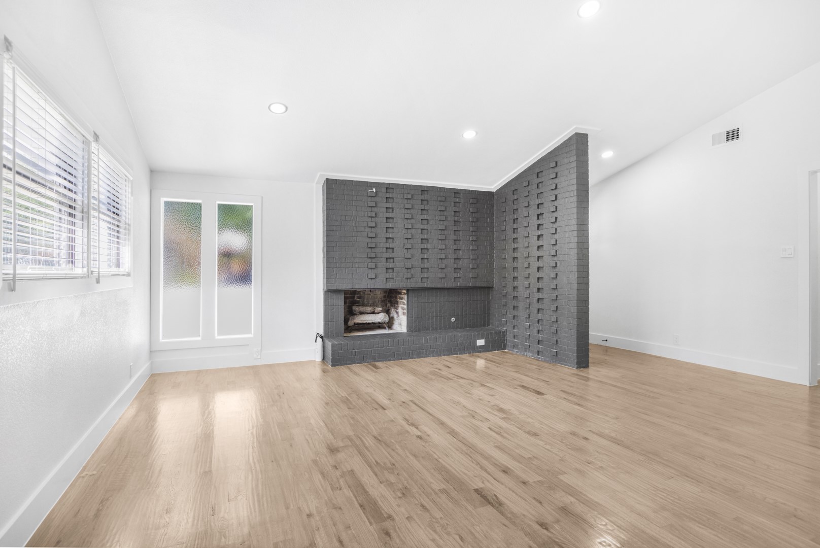 1122 Edwards Court S , Irving, TX, 75062 | 20963656 | Realty Texas LLC