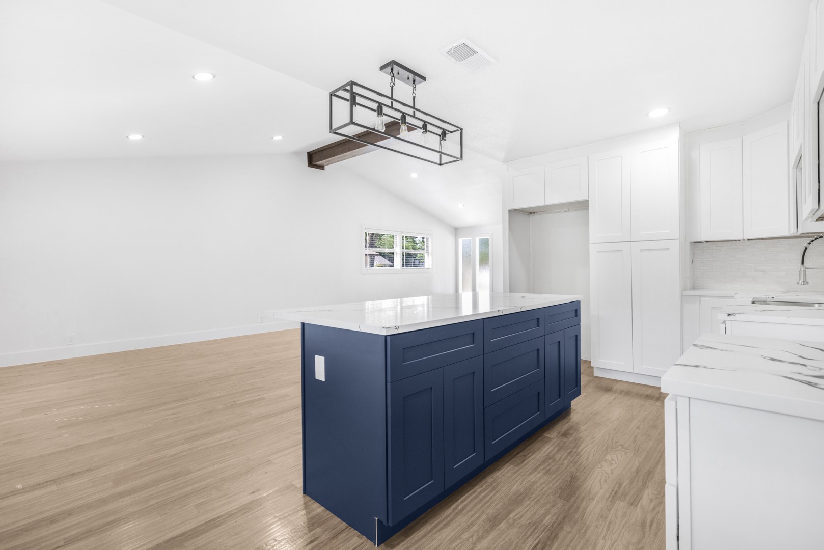 1122 Edwards Court S , Irving, TX, 75062 | 20963656 | Realty Texas LLC