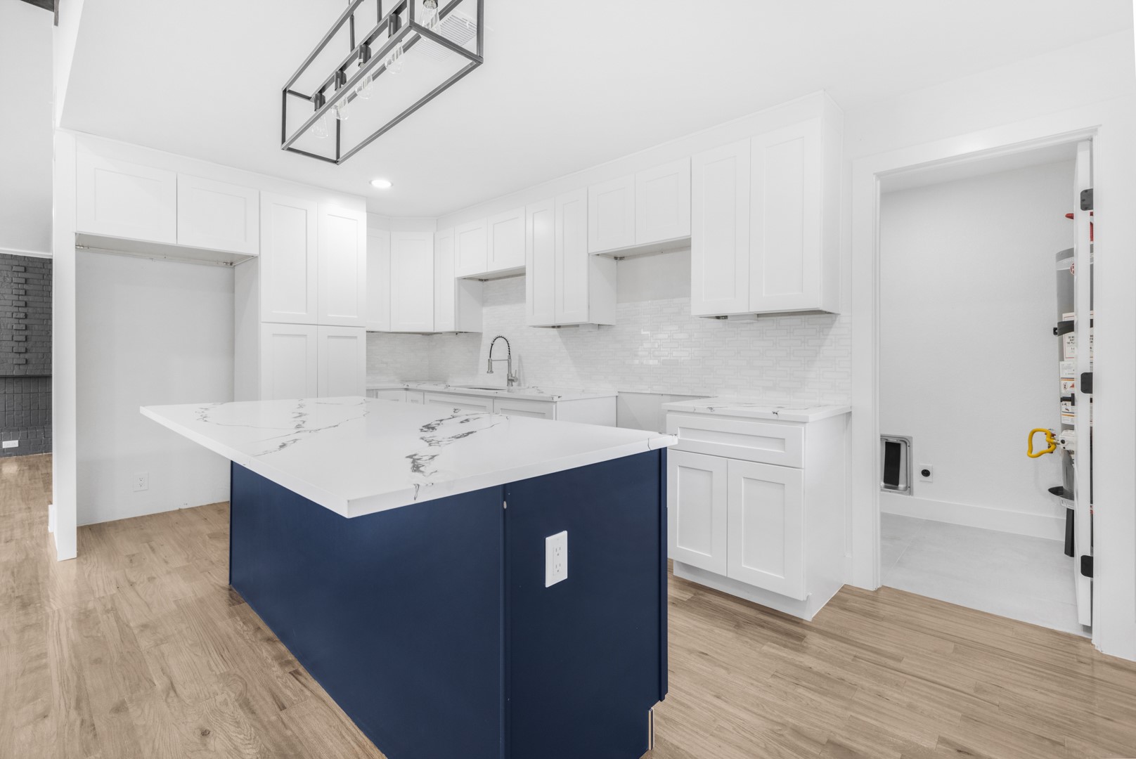 1122 Edwards Court S , Irving, TX, 75062 | 20963656 | Realty Texas LLC