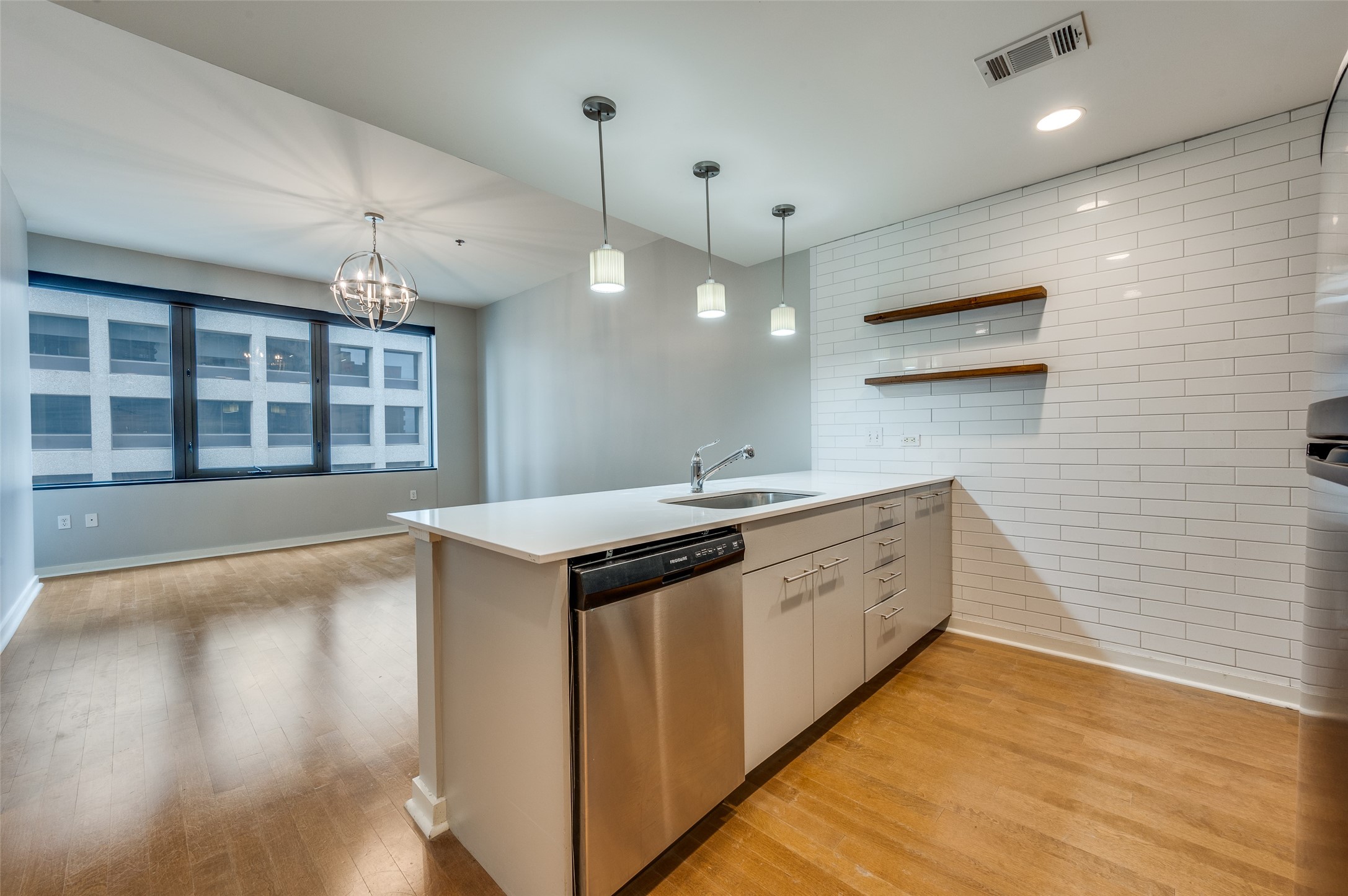 1200 Main Street 1707 , Dallas, TX, 75202 | 20963880 | Realty Texas LLC