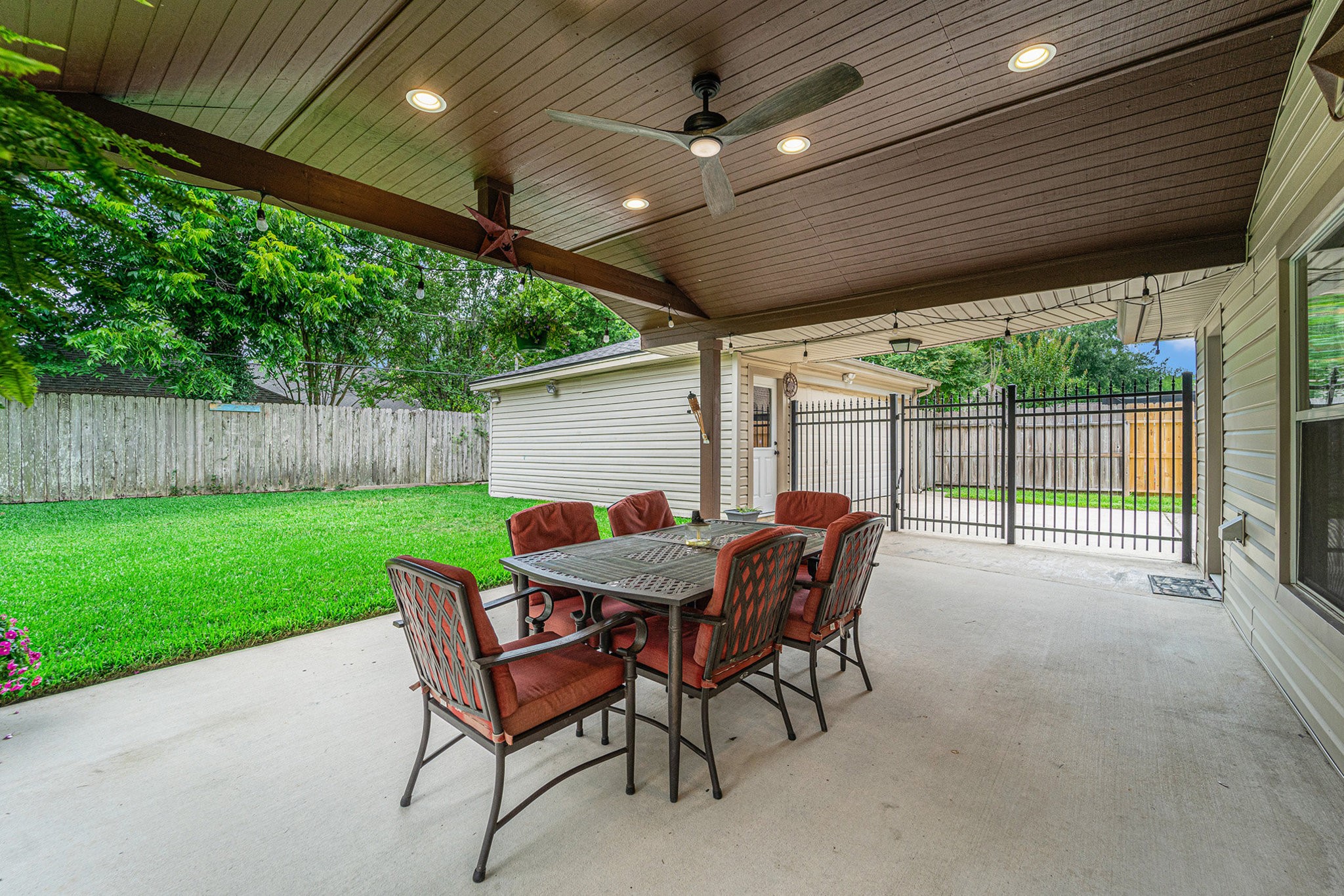 11607 Leaning Pine Drive , Houston, TX, 77070 | 5671730 | Realty Texas LLC