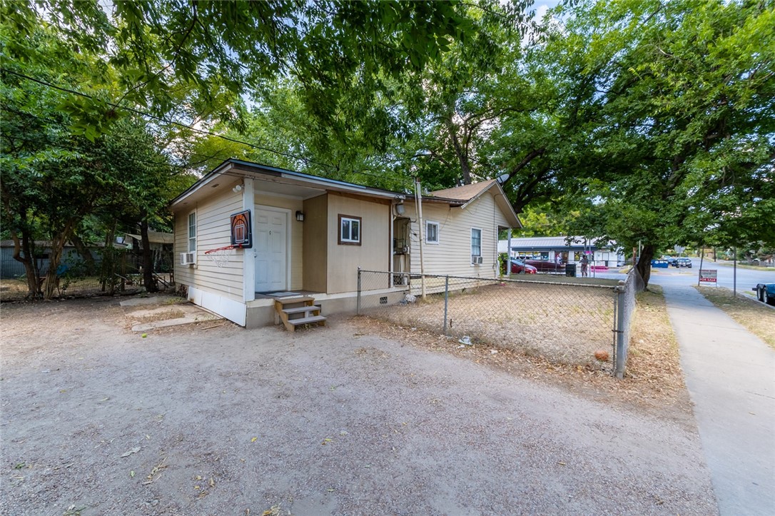 1511 Holly ST, Austin, TX, 78702 | 6776483 | Realty Texas LLC