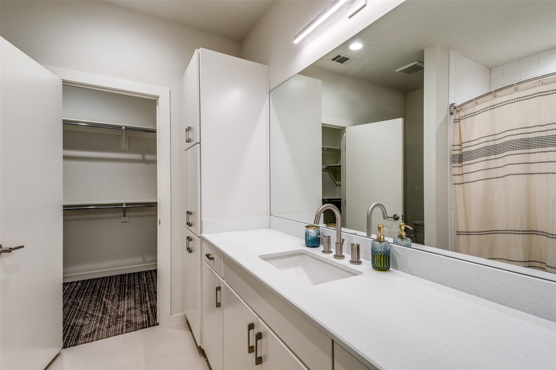 1328 Madeline Place B , Fort Worth, TX, 76107 | 20964199 | Realty Texas LLC
