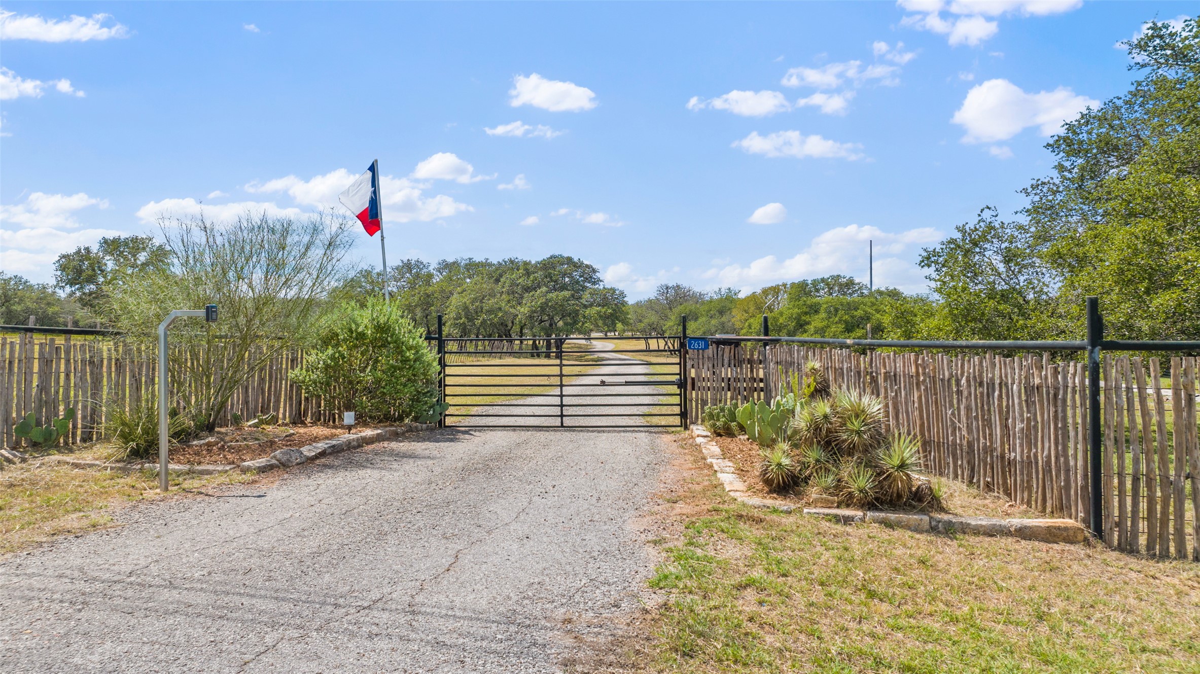 2631 N US Hwy 281, Johnson City, TX, 78636 | 2910988 | Realty Texas LLC
