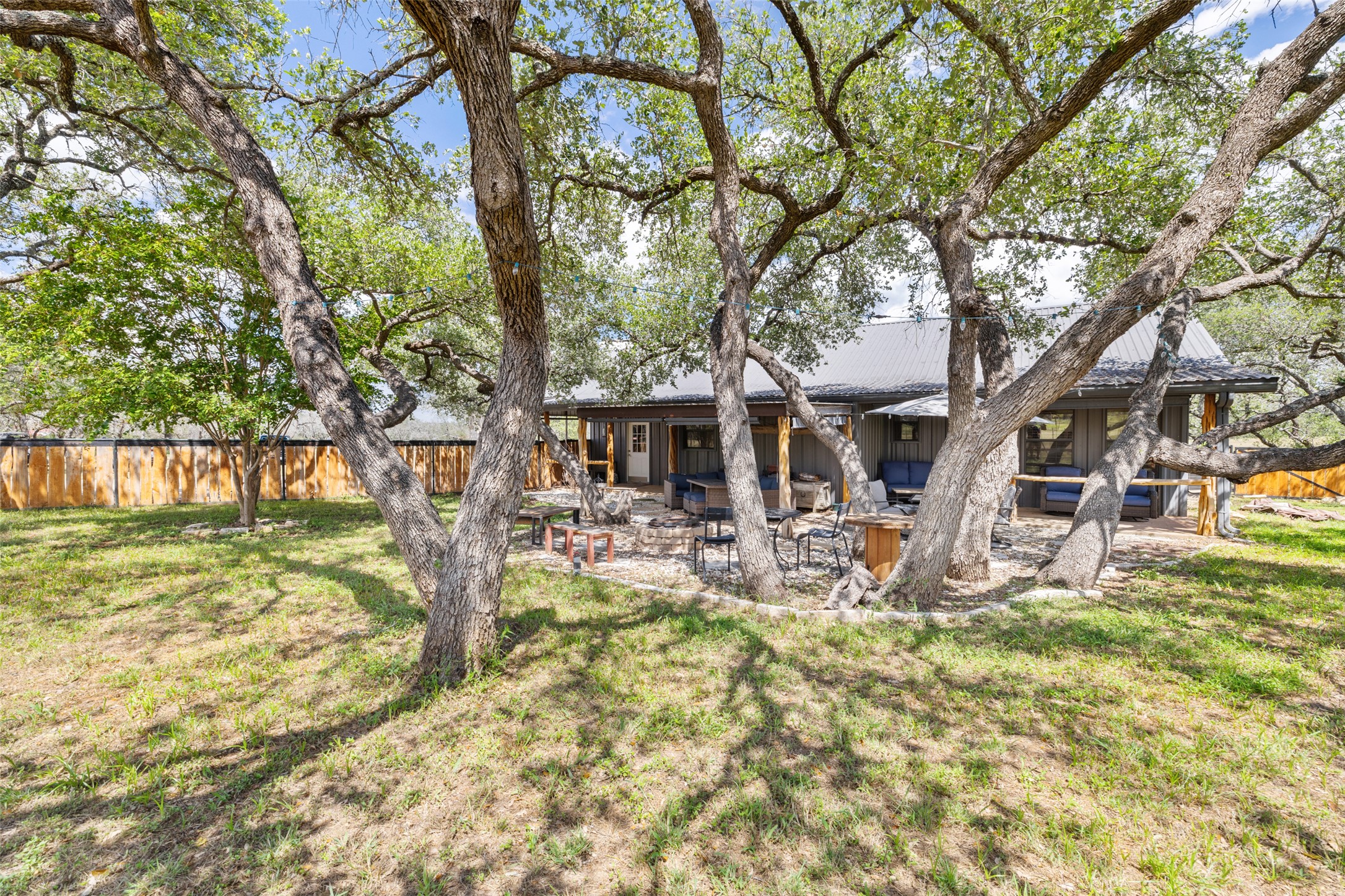 2631 N US Hwy 281, Johnson City, TX, 78636 | 2910988 | Realty Texas LLC