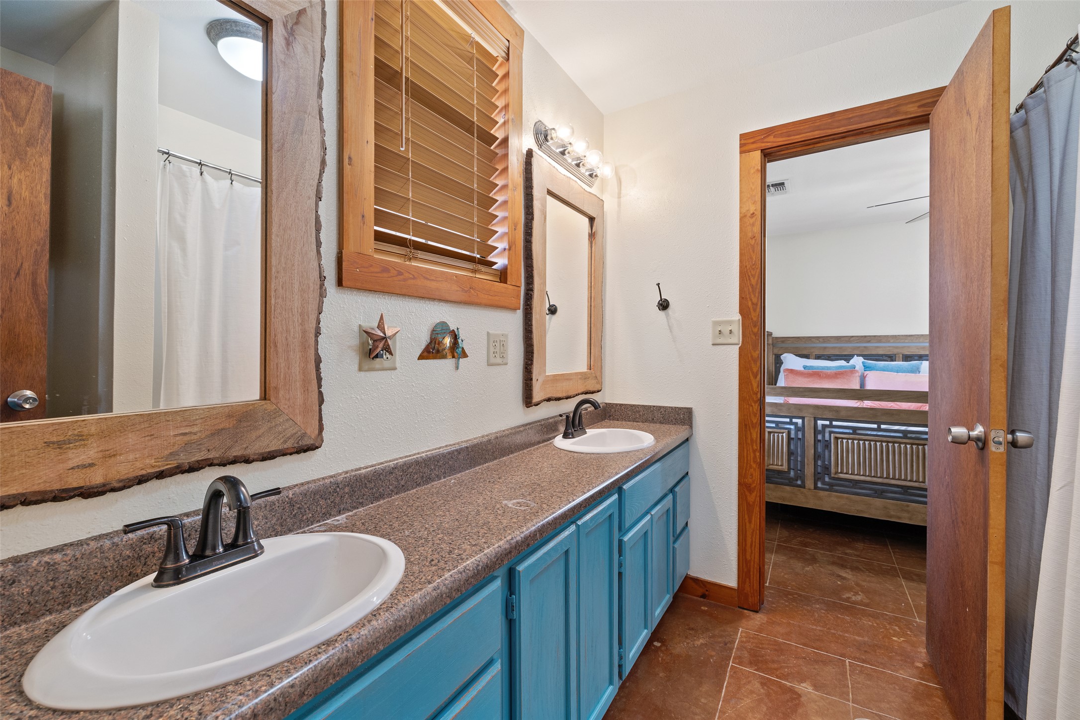 2631 N US Hwy 281, Johnson City, TX, 78636 | 2910988 | Realty Texas LLC