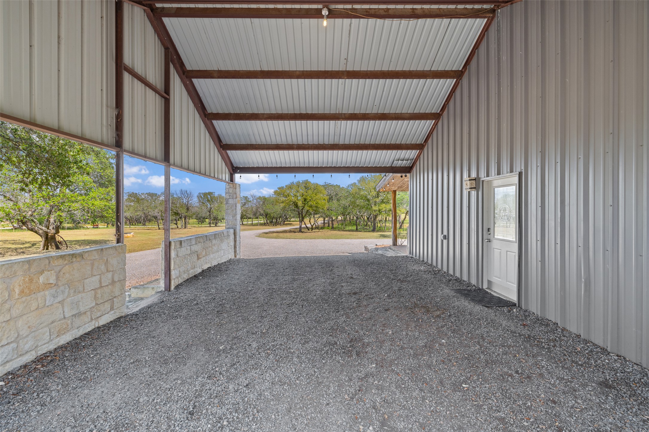 2631 N US Hwy 281, Johnson City, TX, 78636 | 2910988 | Realty Texas LLC