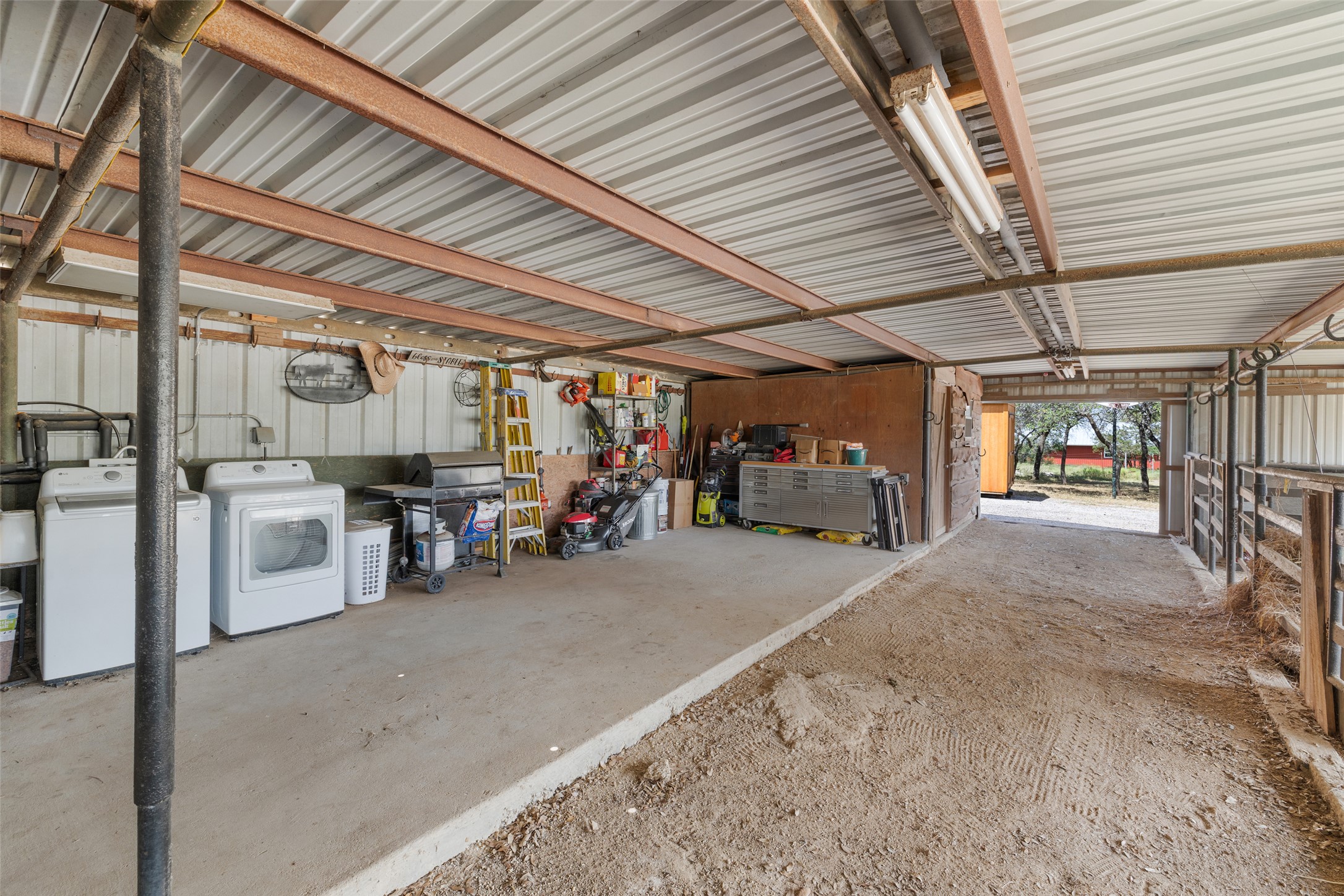 2631 N US Hwy 281, Johnson City, TX, 78636 | 2910988 | Realty Texas LLC