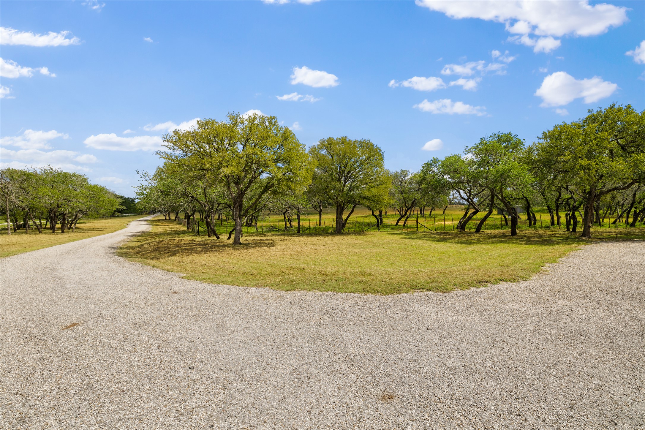 2631 N US Hwy 281, Johnson City, TX, 78636 | 2910988 | Realty Texas LLC