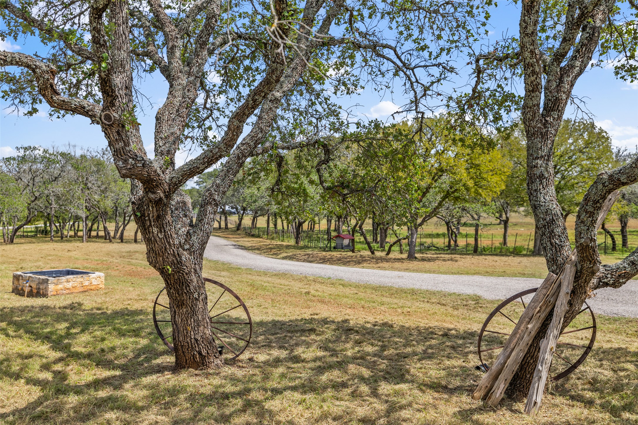 2631 N US Hwy 281, Johnson City, TX, 78636 | 2910988 | Realty Texas LLC