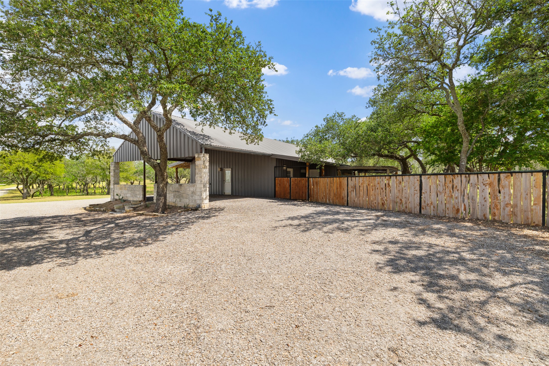 2631 N US Hwy 281, Johnson City, TX, 78636 | 2910988 | Realty Texas LLC
