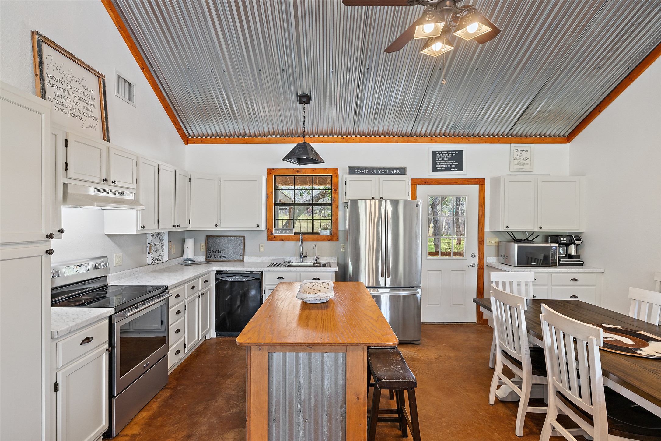 2631 N US Hwy 281, Johnson City, TX, 78636 | 2910988 | Realty Texas LLC