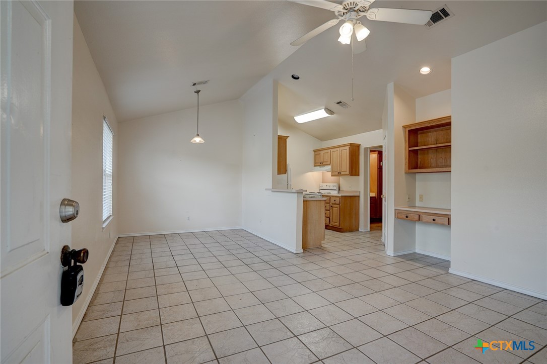 427 Lindsey Street 123 , San Marcos, TX, 78666 | 582562 | Realty Texas LLC